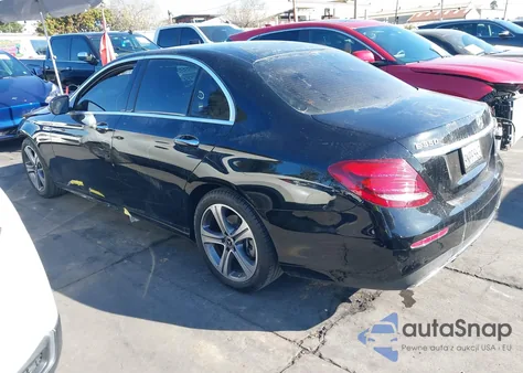 2020 Mercedes-Benz E 350 z USA, uszkodzony, nr VIN WDDZF8DB9LA733684